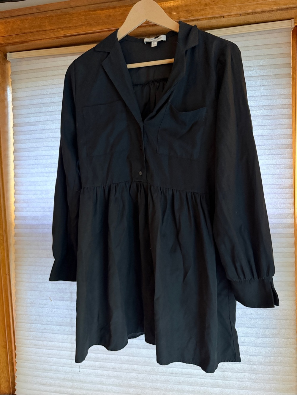 Francesca's Collections Black Button-Front Peplum Tunic M 0162